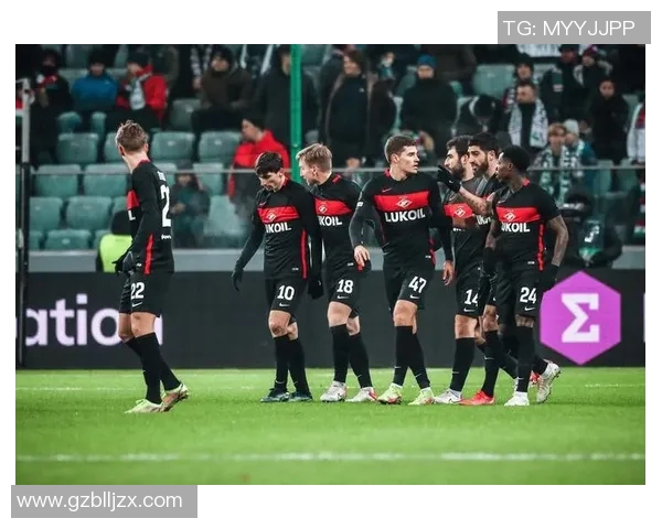 全球足球明星与顶级足球队的精彩对决与传奇故事