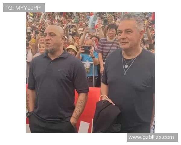 巴西足球明星卡洛斯遭遇抢劫事件引发广泛关注与讨论