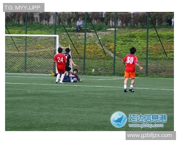 足球明星巨幅挂画展现球场魅力与激情的艺术之旅